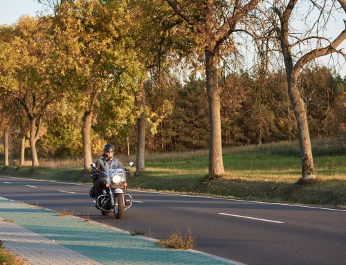 Motorradzubehör: Fahrkomfort und Sicherheit für die kühle Jahreszeit