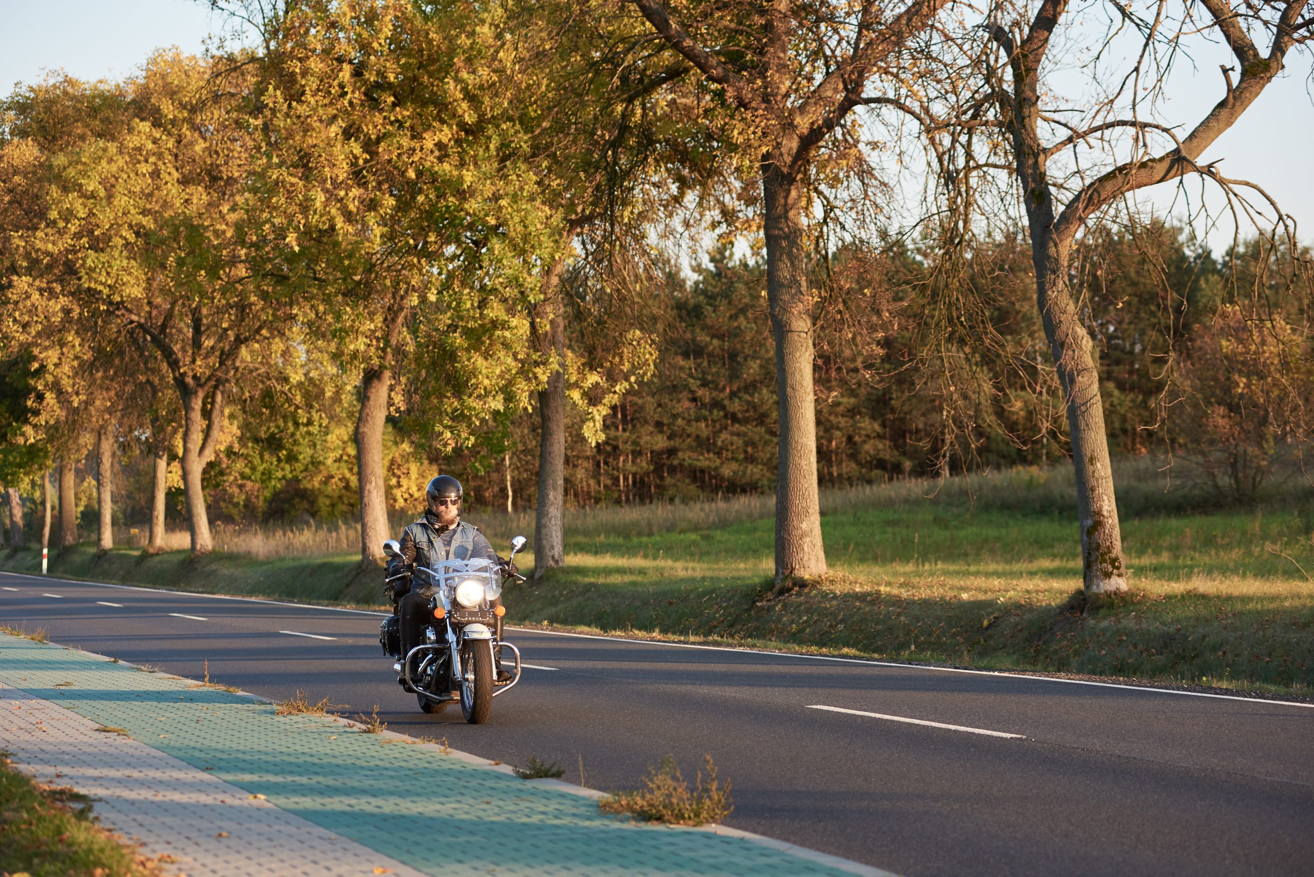 Motorradzubehör: Fahrkomfort und Sicherheit im Herbst
